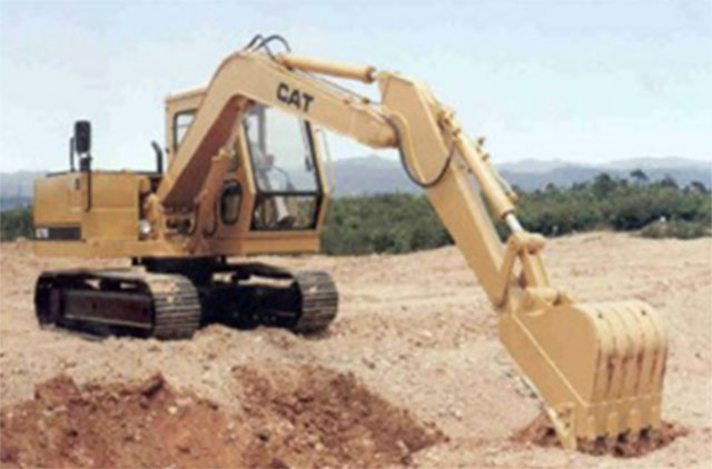 Caterpillar E70 excavator at Conexpo 87