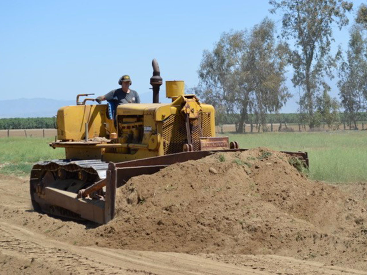 Caterpillar D8 14A Pushing Dirt