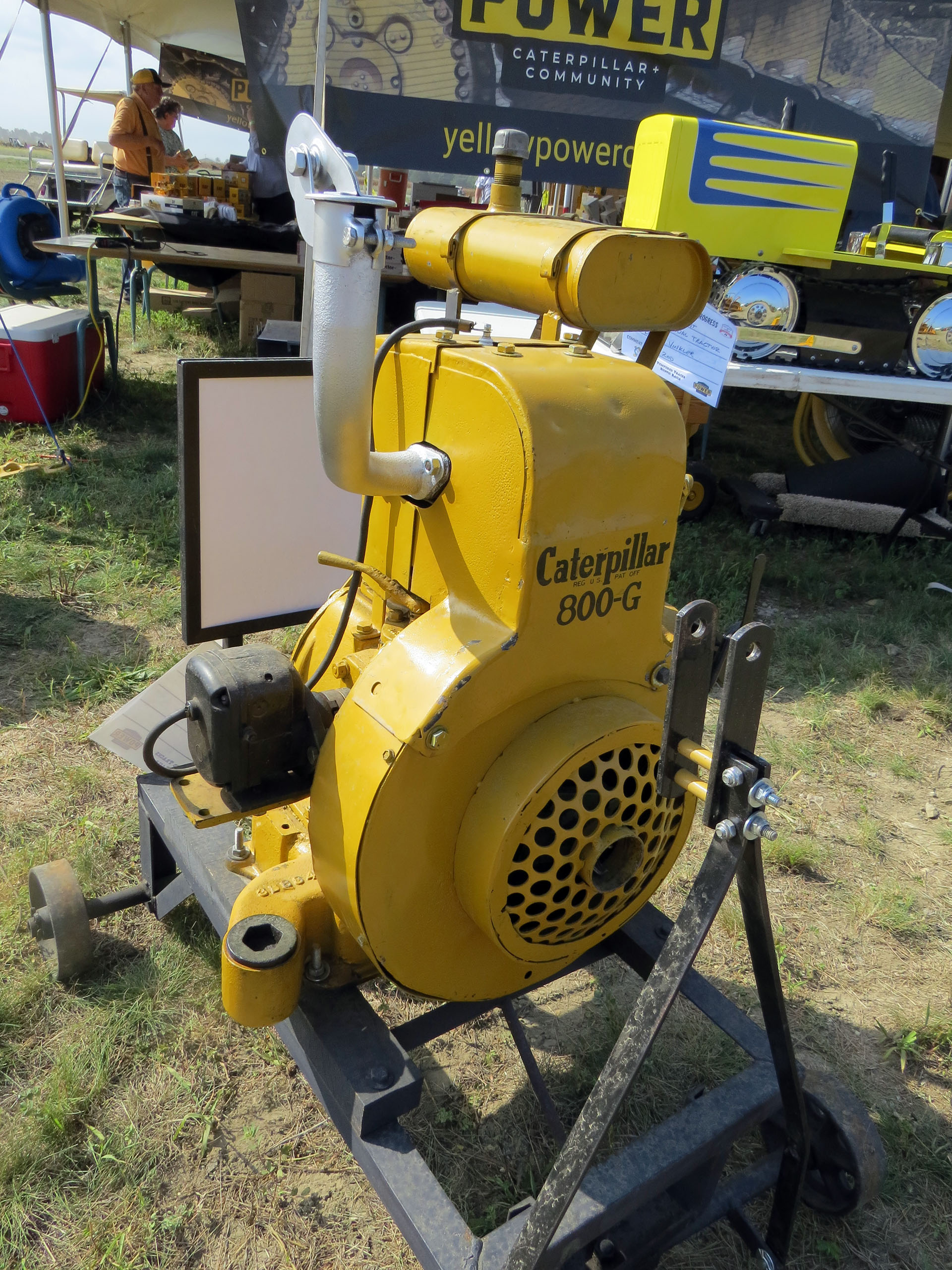 Dave Tallon’s 800G engine with Bruce Vinkler’s Hot Rod D4 in the background